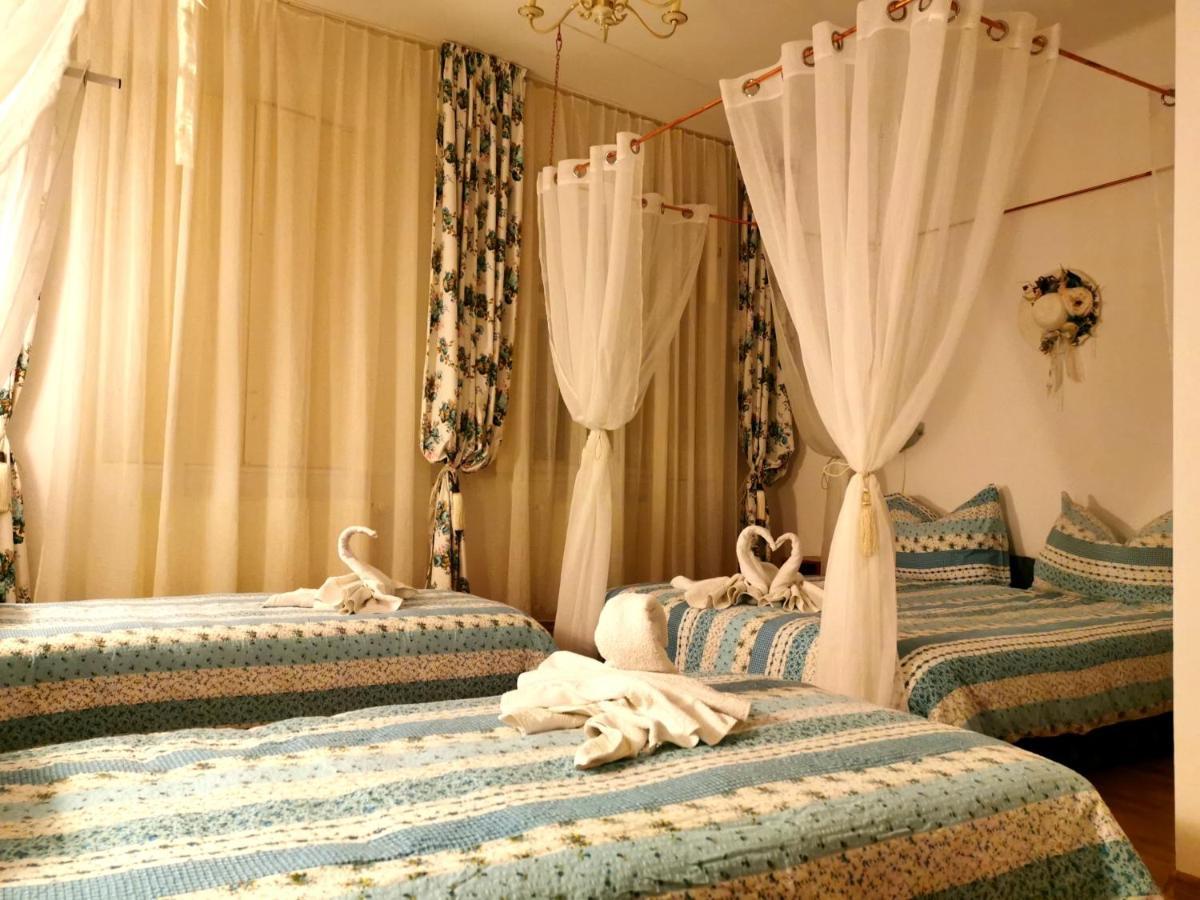 Hotel Pensiunea Schwartzy à Makó Extérieur photo