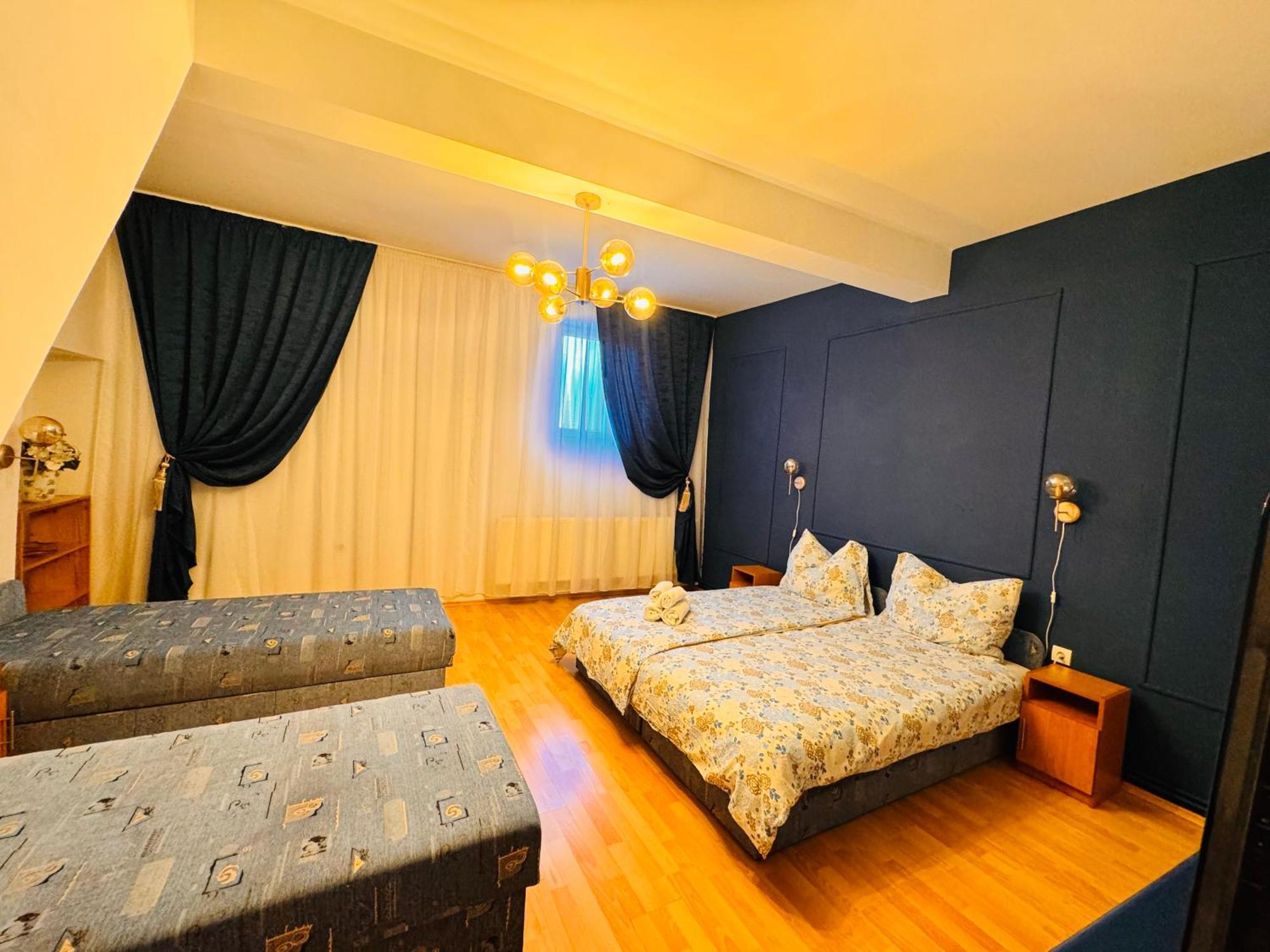Hotel Pensiunea Schwartzy à Makó Extérieur photo