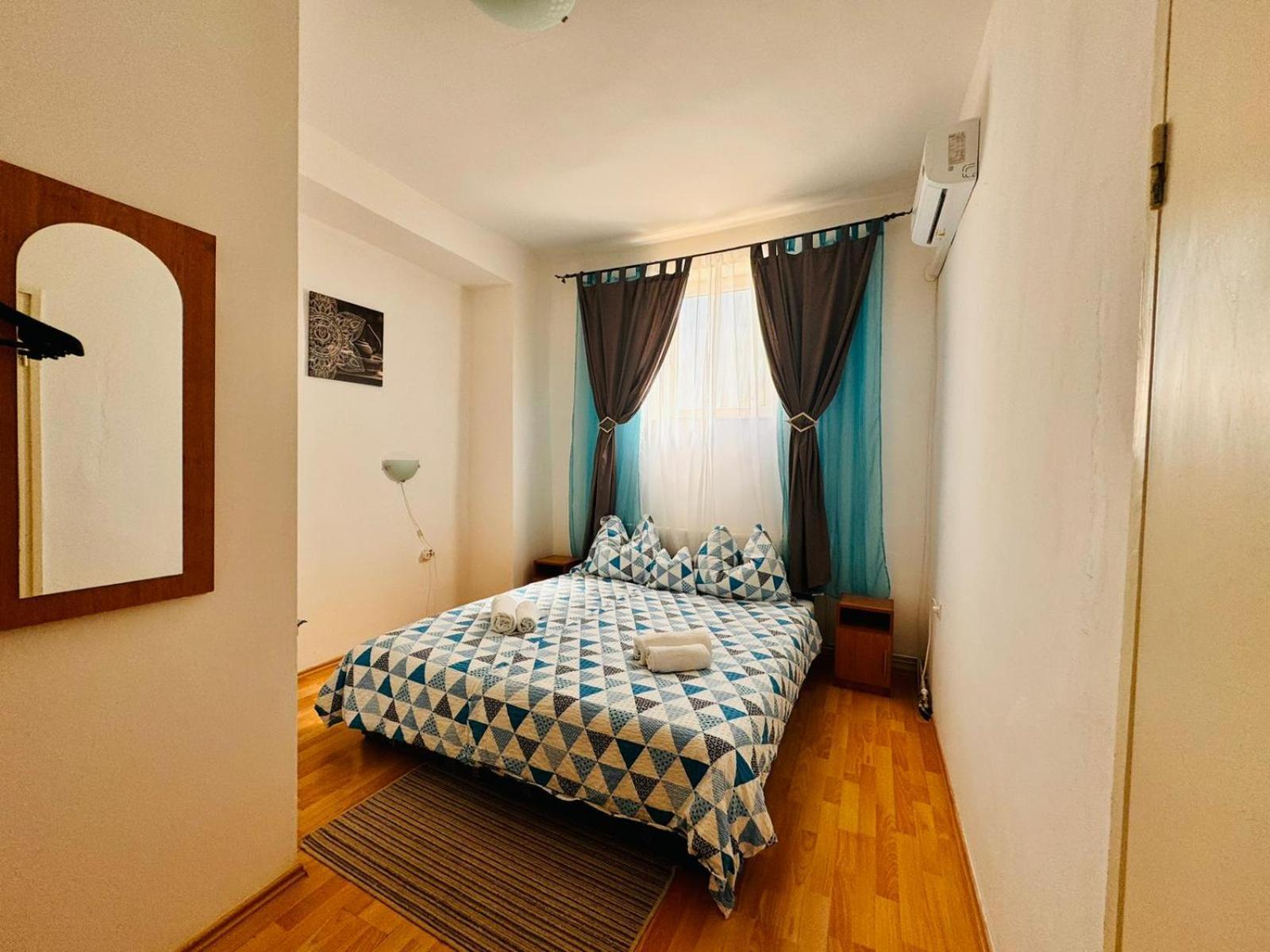 Hotel Pensiunea Schwartzy à Makó Extérieur photo