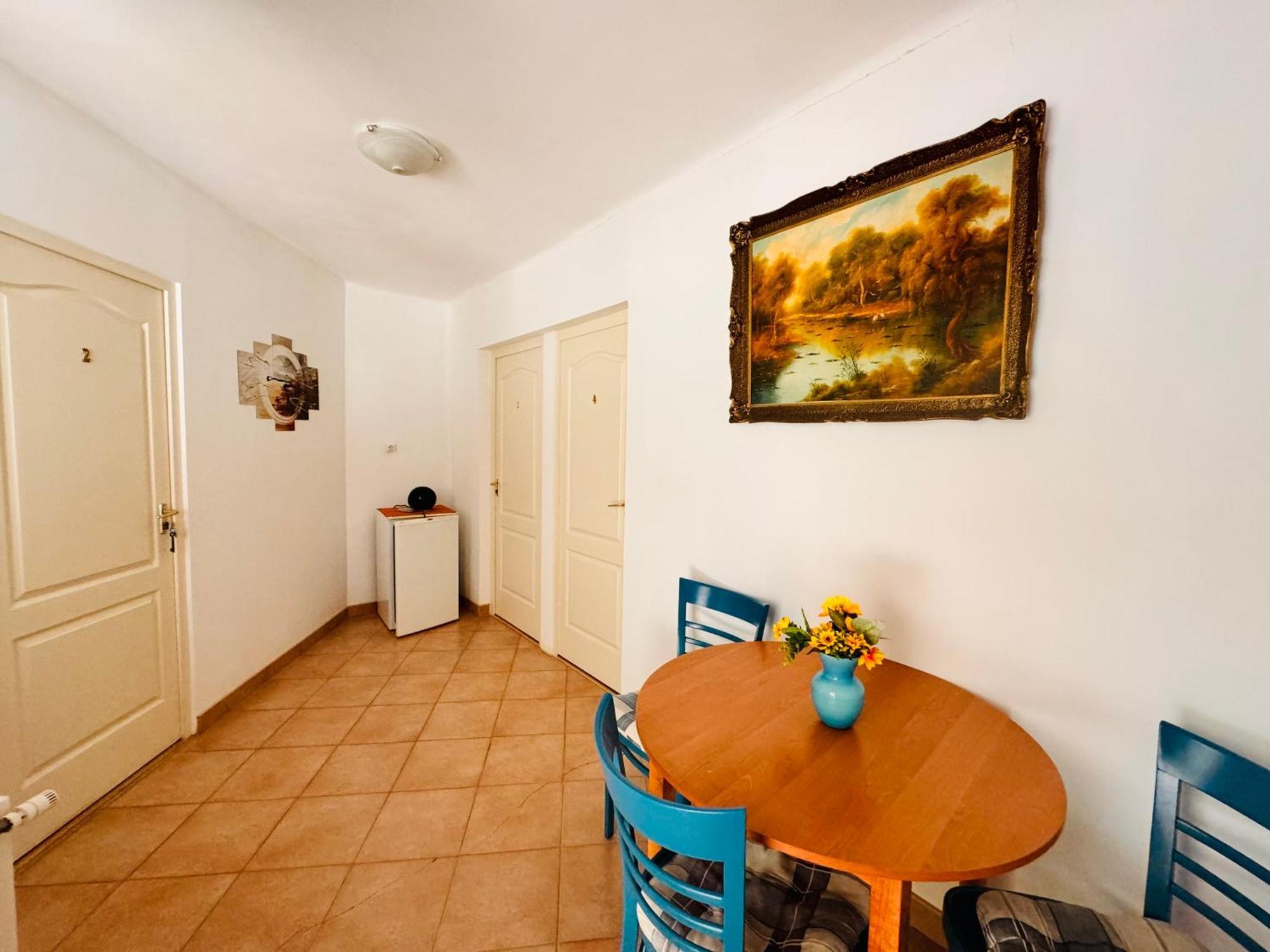 Hotel Pensiunea Schwartzy à Makó Extérieur photo